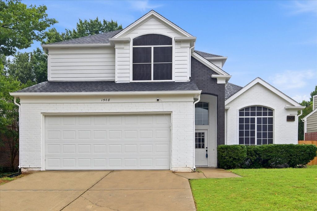 1508 Park Chase Avenue, Arlington, TX 76011