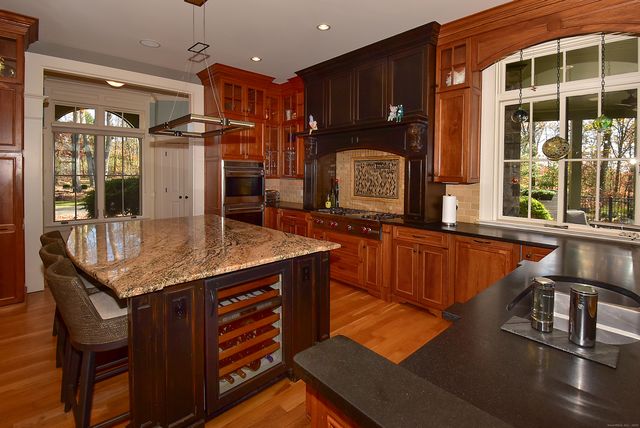 6 Setting Sun Trail, Ellington, CT 06029