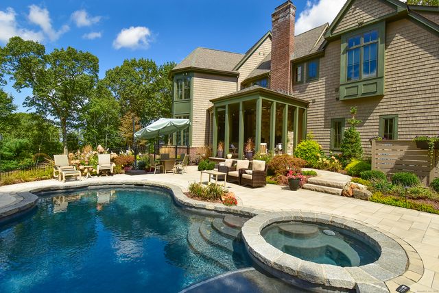 6 Setting Sun Trail, Ellington, CT 06029