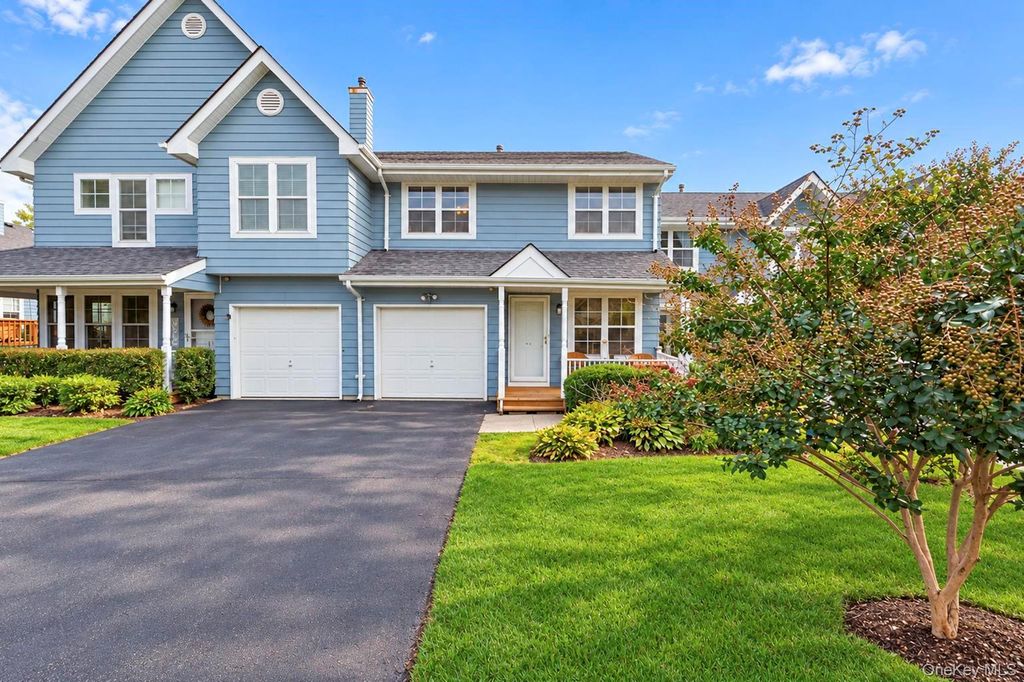 41 Maple Wing Drive, Central Islip, NY 11722 — exterior
