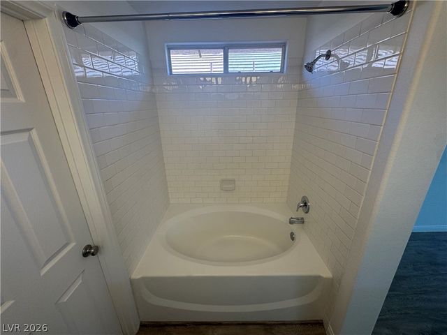 9933 La Paca Avenue, Las Vegas, NV 89117