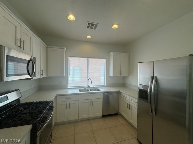 9933 La Paca Avenue, Las Vegas, NV 89117