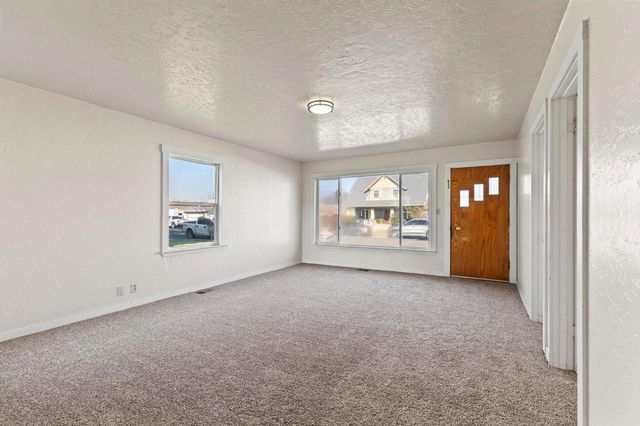 229 Vine St, Maxwell, CA 95955