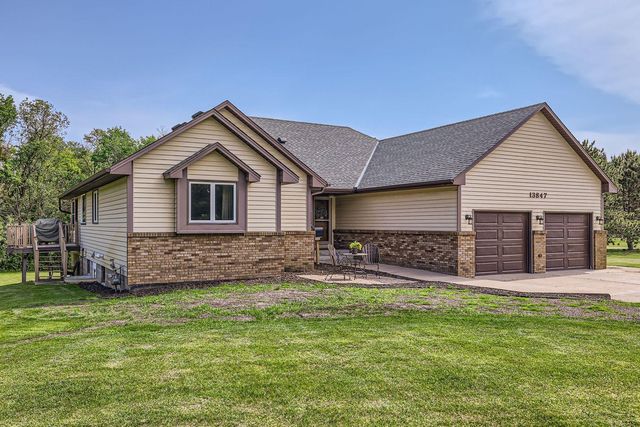 13847 Taconite Street NE, Ham Lake, MN 55304