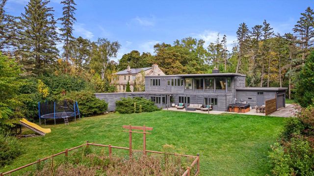 6465 N Santa Monica BOULEVARD, Fox Point, WI 53217