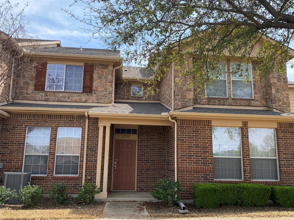 2719 Olympic Park Drive, Grand Prairie, TX 75050