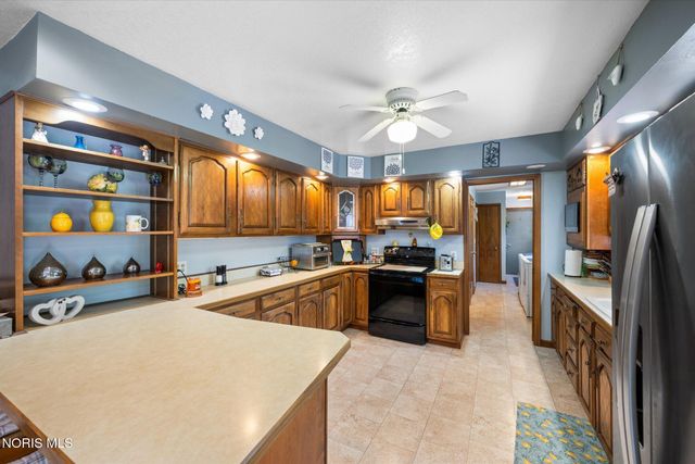 1453 S Wynn Road, Oregon, OH 43616