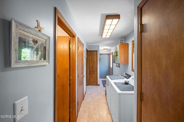 1453 S Wynn Road, Oregon, OH 43616