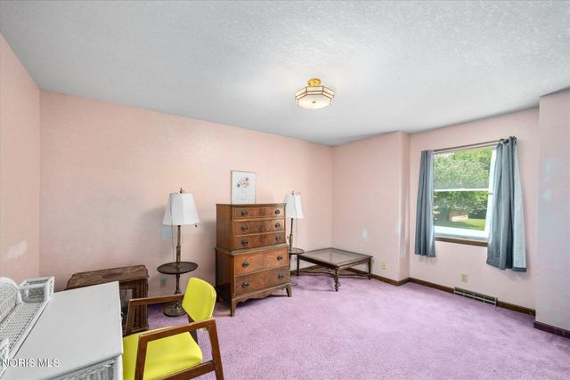 1453 S Wynn Road, Oregon, OH 43616