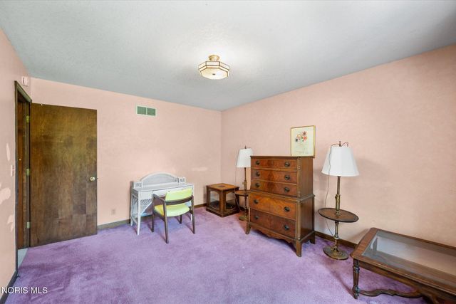 1453 S Wynn Road, Oregon, OH 43616