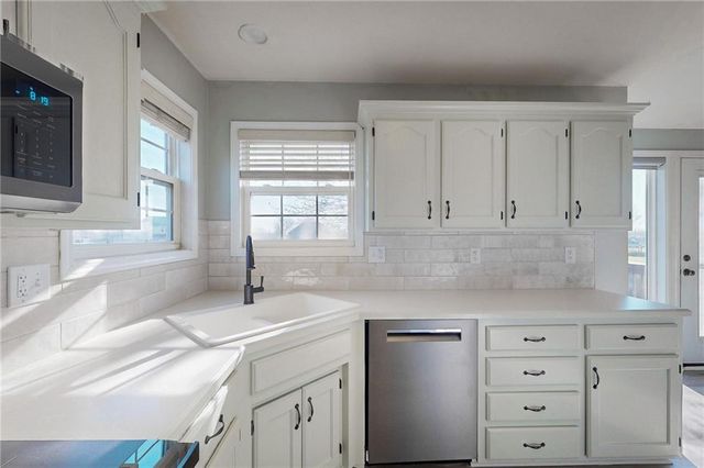 1103 S Huntington Drive, Greenwood, MO 64034