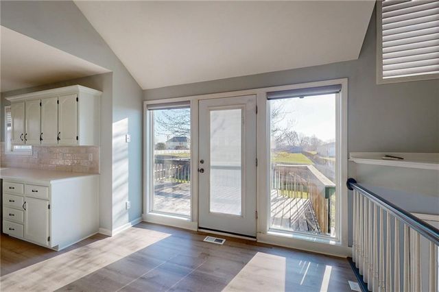 1103 S Huntington Drive, Greenwood, MO 64034