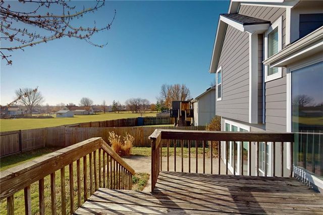 1103 S Huntington Drive, Greenwood, MO 64034