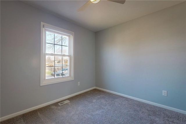 1103 S Huntington Drive, Greenwood, MO 64034