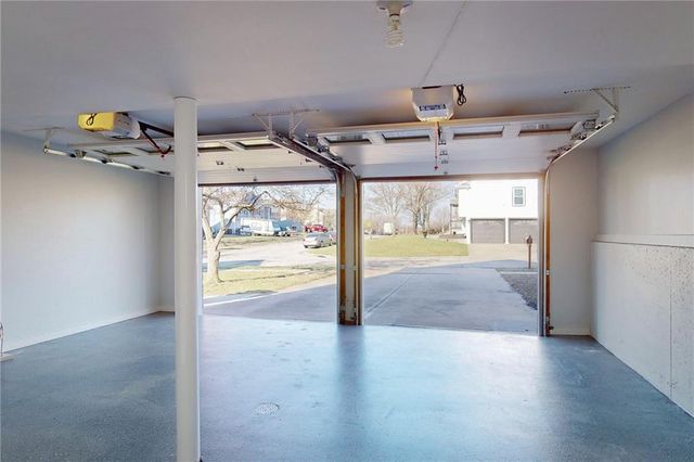 1103 S Huntington Drive, Greenwood, MO 64034