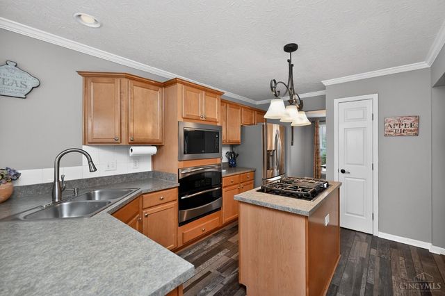 967 Hamlin Drive, Hamilton Twp, OH 45039