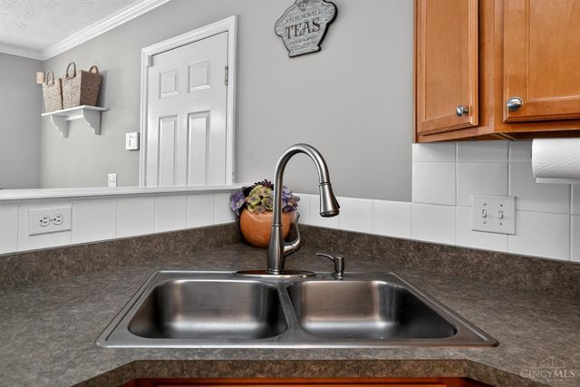 967 Hamlin Drive, Hamilton Twp, OH 45039