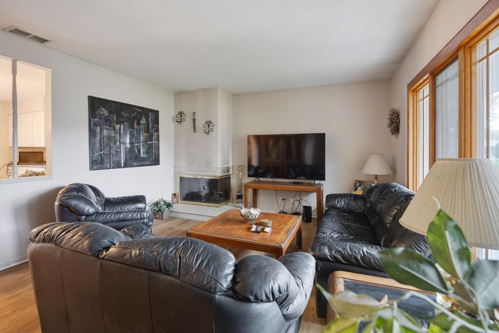 89 Grange Road, Elk Grove Village, IL 60007 — photo 4