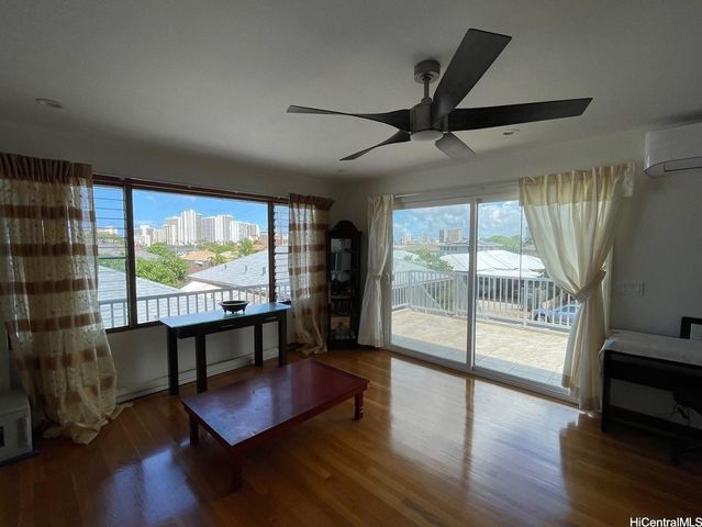 3233 Francis Street, Honolulu, HI 96815
