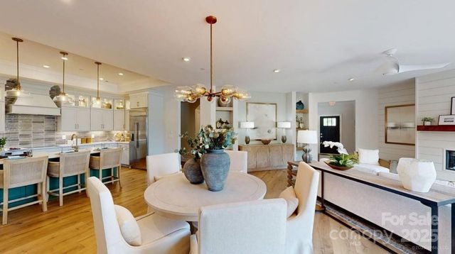 4156 Creek Bridge Circle 115, Charlotte, NC 28213