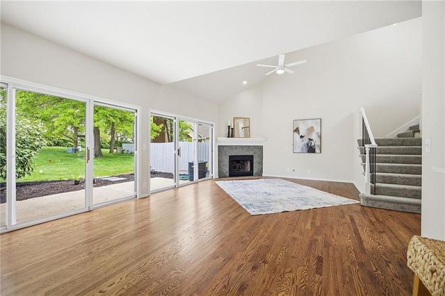 2426 W 137th Place, Overland Park, KS 66224