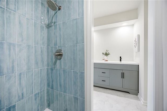 2426 W 137th Place, Overland Park, KS 66224