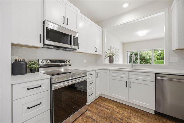 2426 W 137th Place, Overland Park, KS 66224
