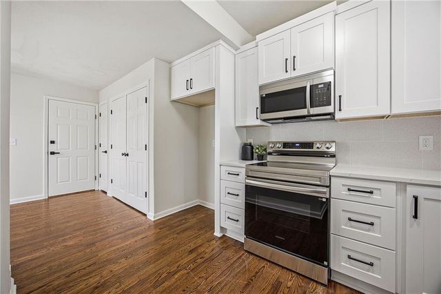 2426 W 137th Place, Overland Park, KS 66224
