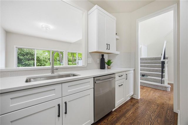 2426 W 137th Place, Overland Park, KS 66224