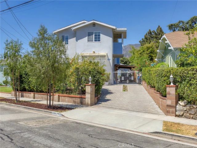 3305 Community Avenue, Glendale, CA 91214