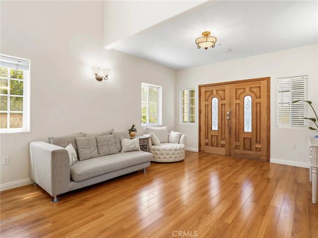 3305 Community Avenue, Glendale, CA 91214