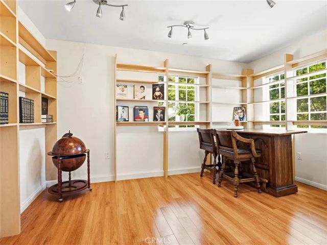 3305 Community Avenue, Glendale, CA 91214
