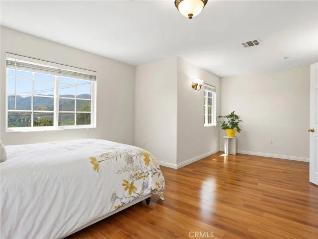 3305 Community Avenue, Glendale, CA 91214