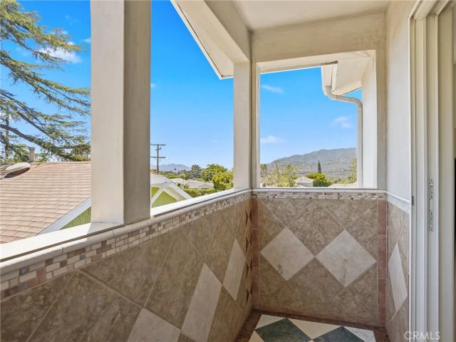 3305 Community Avenue, Glendale, CA 91214