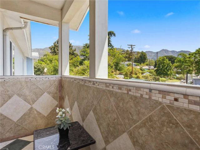 3305 Community Avenue, Glendale, CA 91214