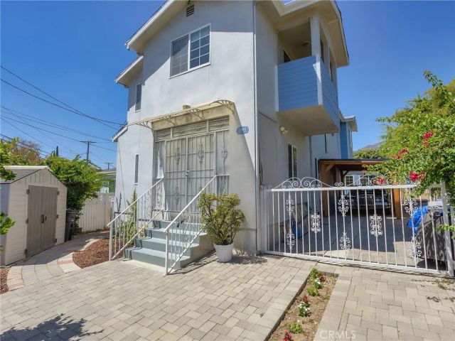 3305 Community Avenue, Glendale, CA 91214