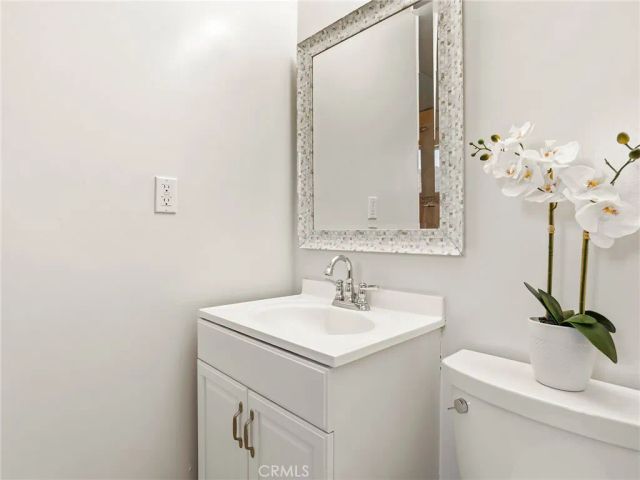 3305 Community Avenue, Glendale, CA 91214