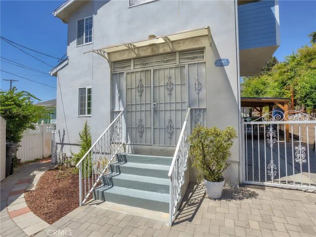 3305 Community Avenue, Glendale, CA 91214