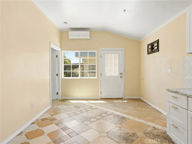 3305 Community Avenue, Glendale, CA 91214