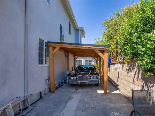 3305 Community Avenue, Glendale, CA 91214