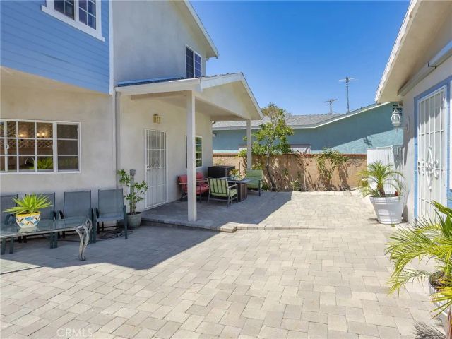 3305 Community Avenue, Glendale, CA 91214
