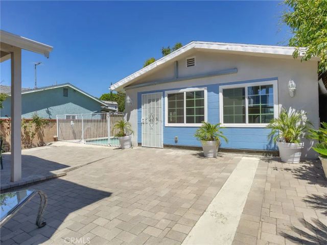3305 Community Avenue, Glendale, CA 91214