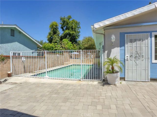 3305 Community Avenue, Glendale, CA 91214