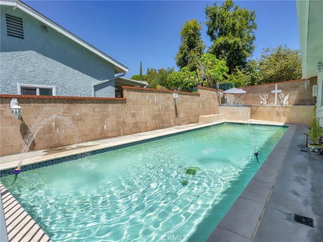 3305 Community Avenue, Glendale, CA 91214