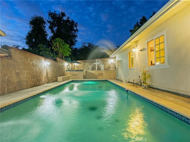 3305 Community Avenue, Glendale, CA 91214