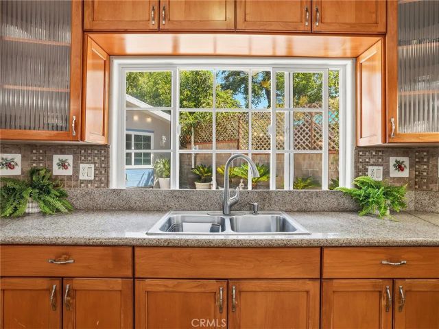3305 Community Avenue, Glendale, CA 91214
