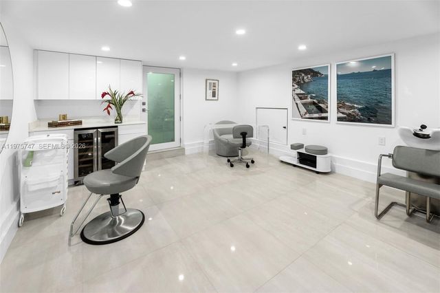 7150 W Lago Drive, Coral Gables, FL 33143