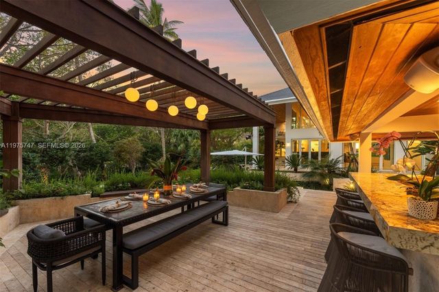 7150 W Lago Drive, Coral Gables, FL 33143