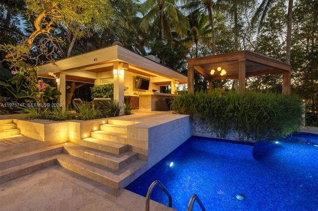 7150 W Lago Drive, Coral Gables, FL 33143