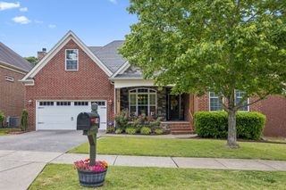 6013 Christmas Dr, Nolensville, TN 37135